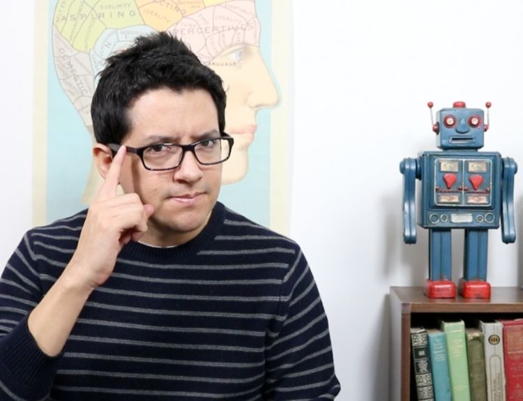 AMANTE DE LA DIVULGACIÓN. Aldo tiene dos canales más de divulgación científica en YouTube: “El Robot de Colón” y “Robotitus”.